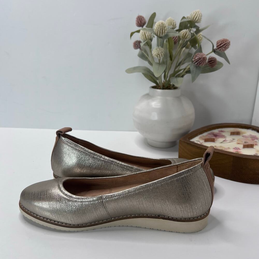 Brioso Emmaline Leather Ballet Flat Metallic Champagne Gold Women's 7M Tried On - Picture 6 of 9